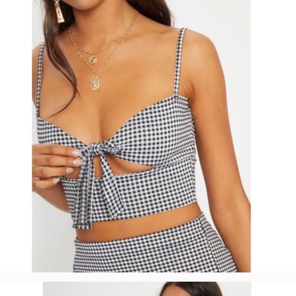 PrettyLittleThing Tops - SOLD 🍁Cut out tank top